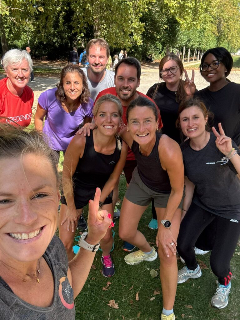 Catherine Lallemand et l’équipe de Credendo lors d’une séance de sport en entreprise organisée par Run to Success sur le temps de midi.
